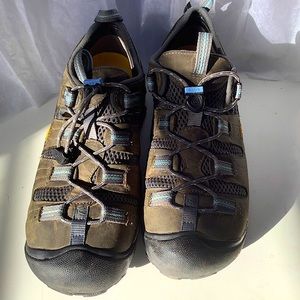Keen hiking shoes